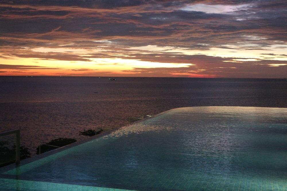 Golden Tulip Essential Belitung Hotel Tanjungpandan Kültér fotó