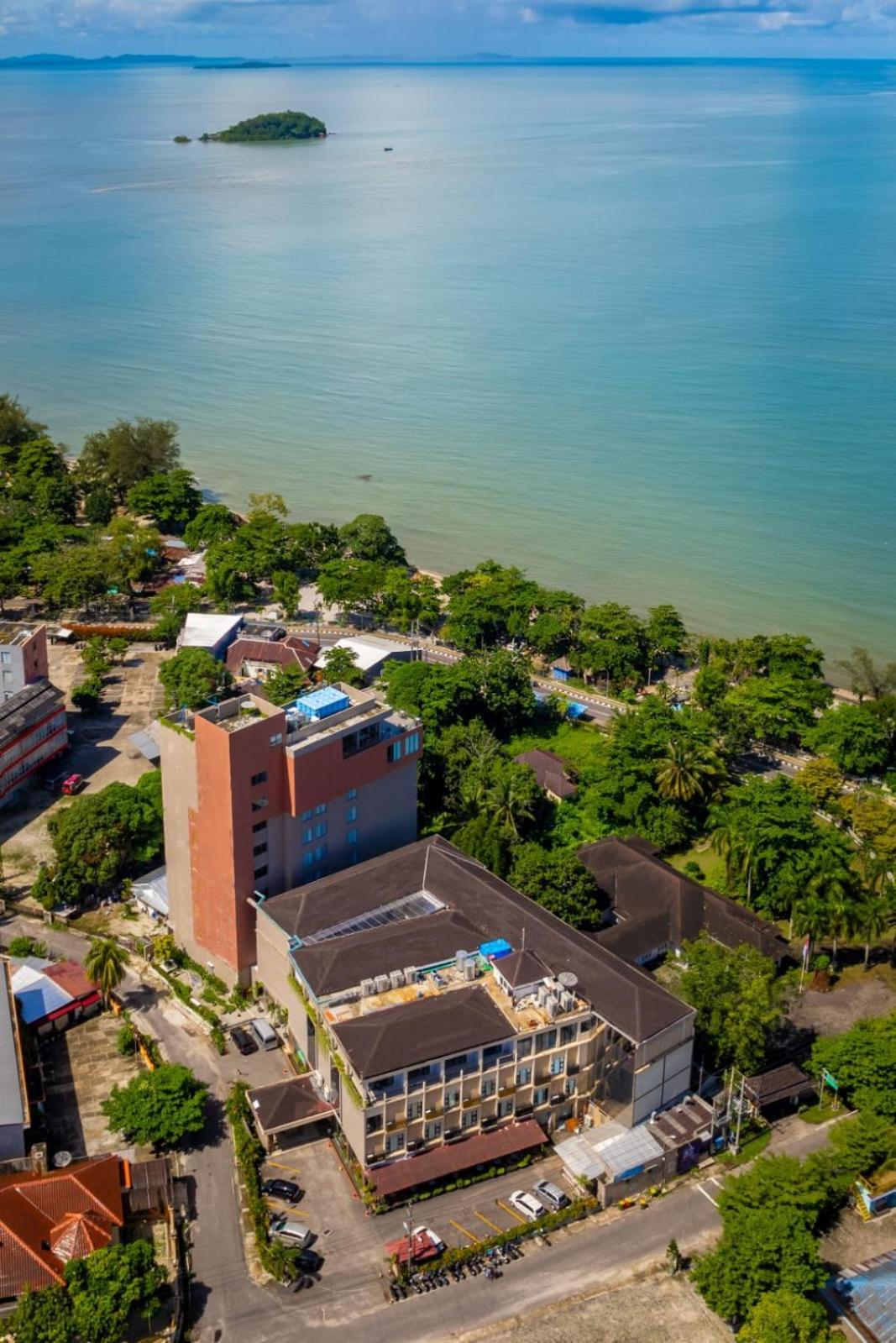 Golden Tulip Essential Belitung Hotel Tanjungpandan Kültér fotó