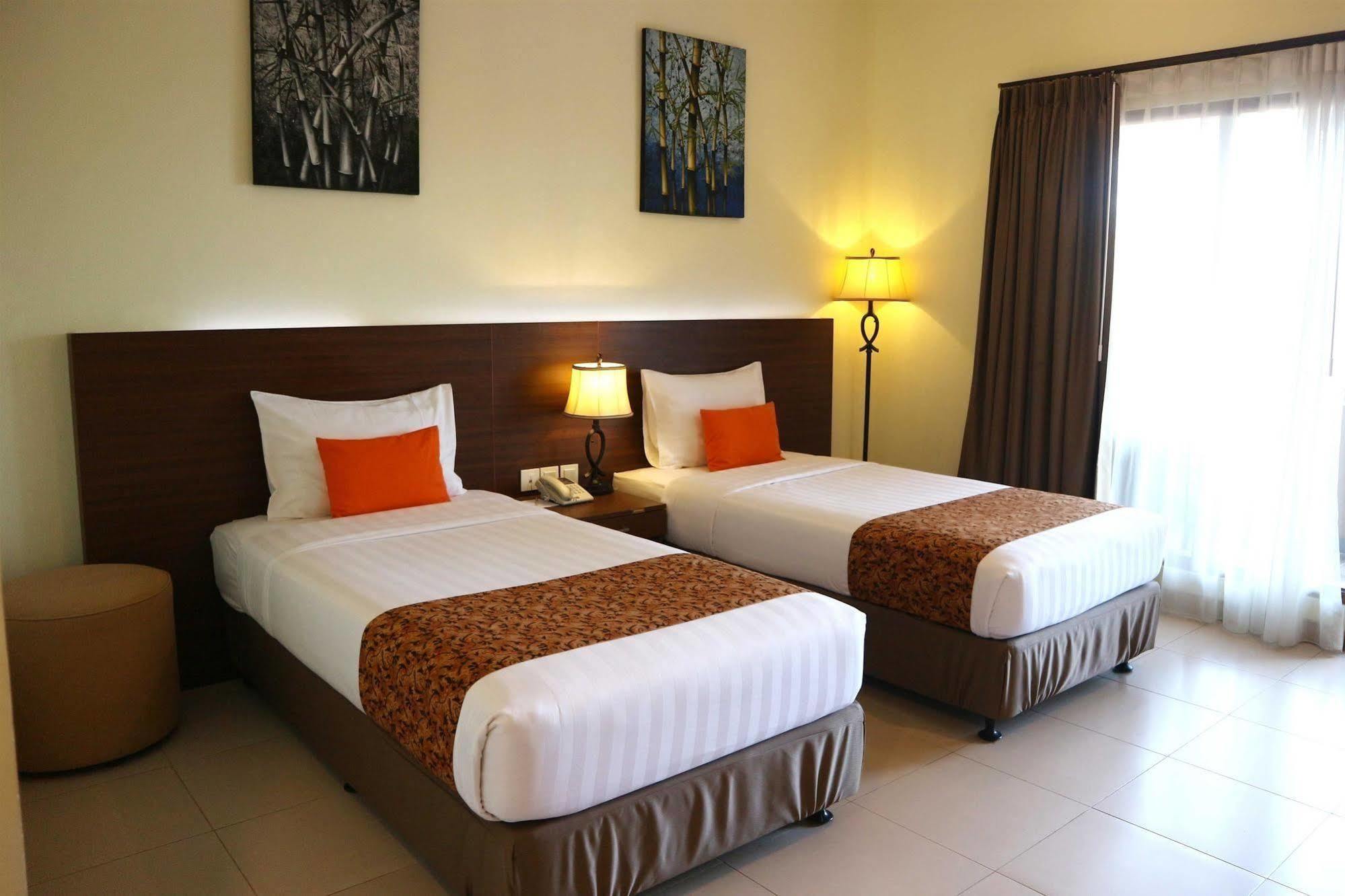 Golden Tulip Essential Belitung Hotel Tanjungpandan Kültér fotó