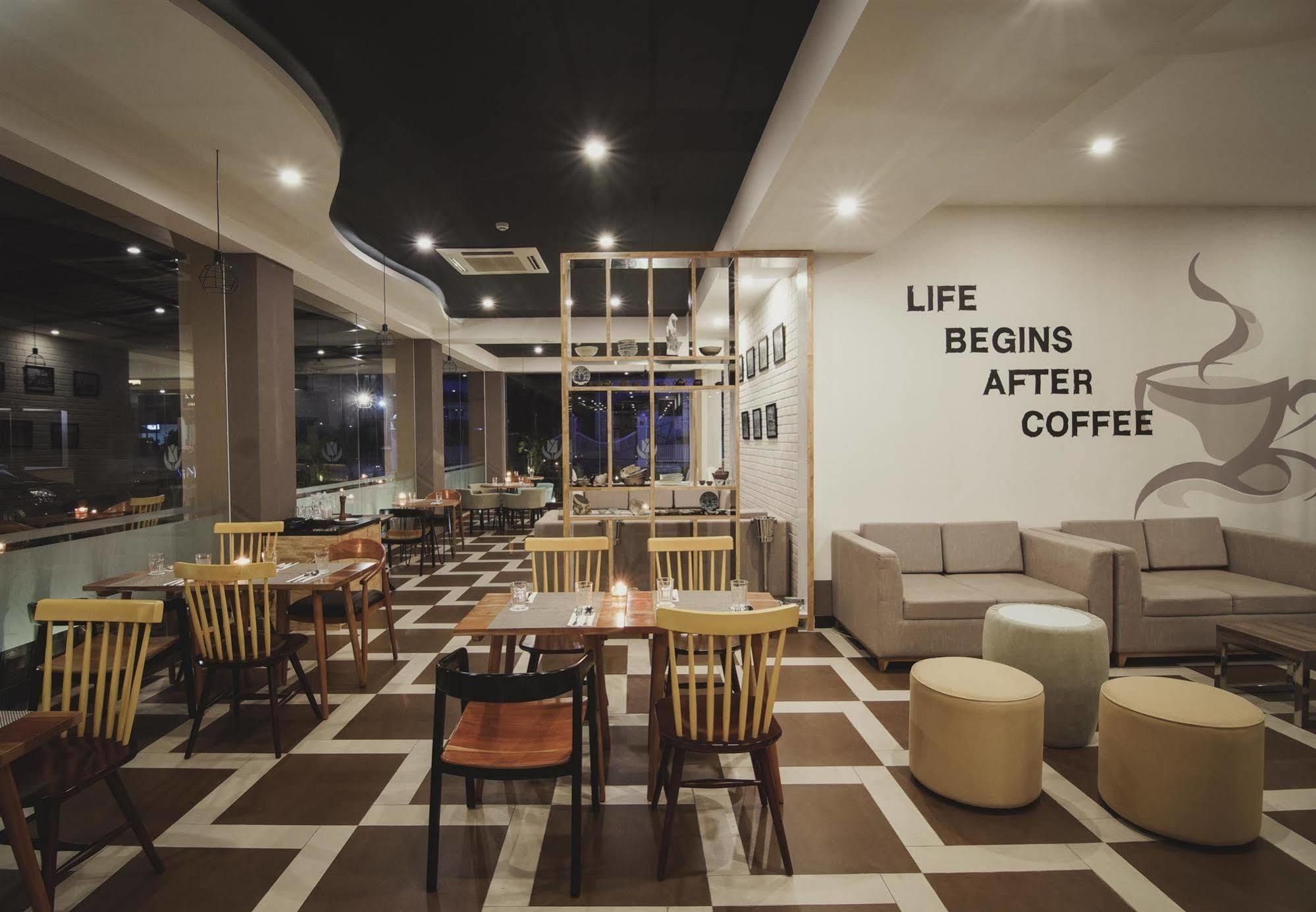 Golden Tulip Essential Belitung Hotel Tanjungpandan Kültér fotó