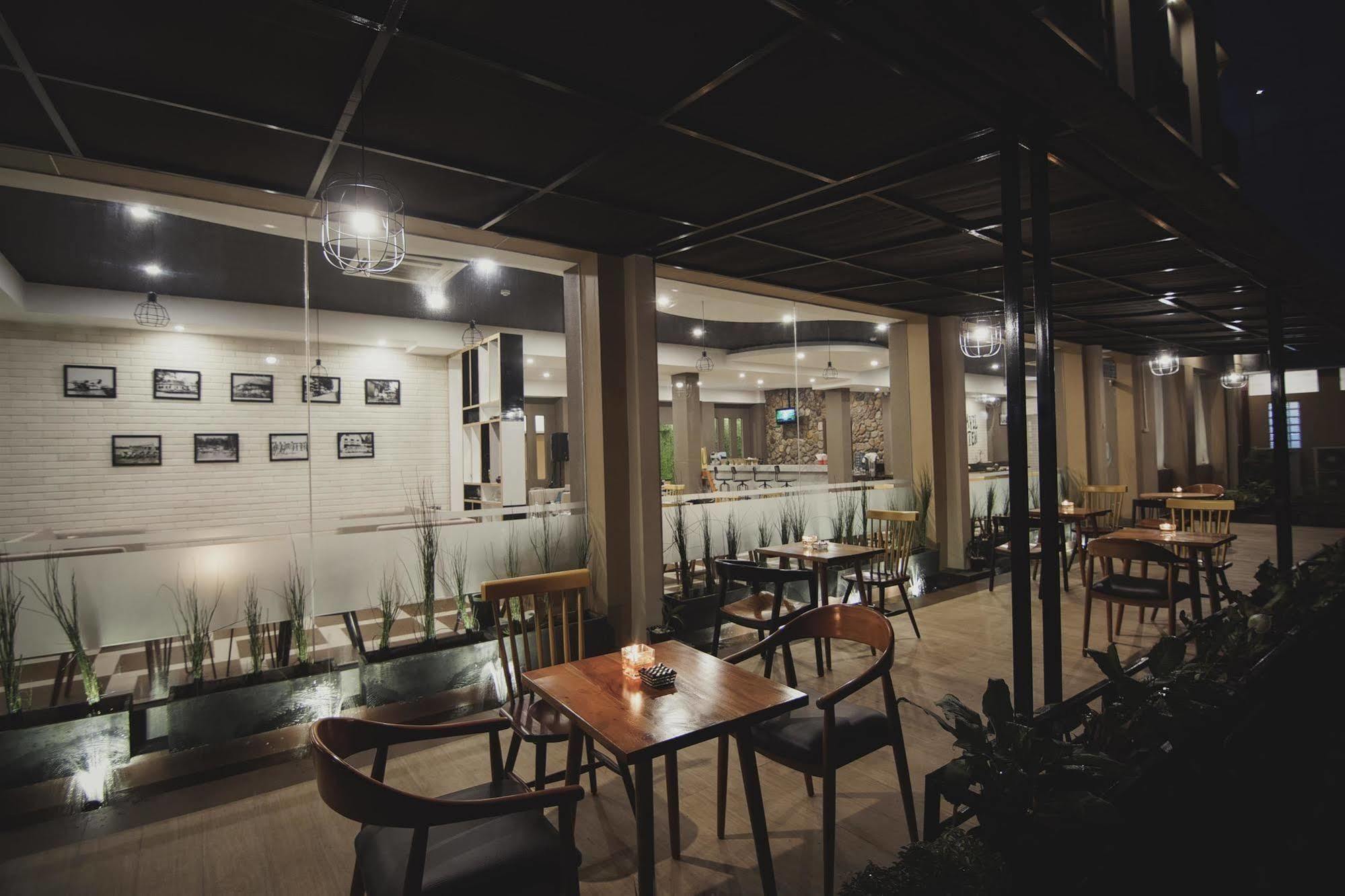 Golden Tulip Essential Belitung Hotel Tanjungpandan Kültér fotó